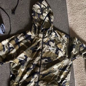 Nike long sleeve camo lightweight jacket.
